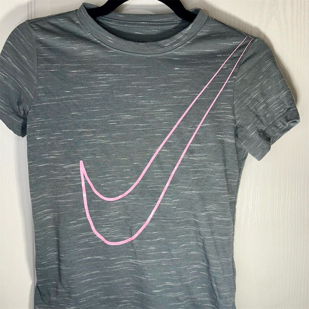 Nike Women's Gray Dri-FIT Training T-Shirt Size M Short Sleeve Crew Neck